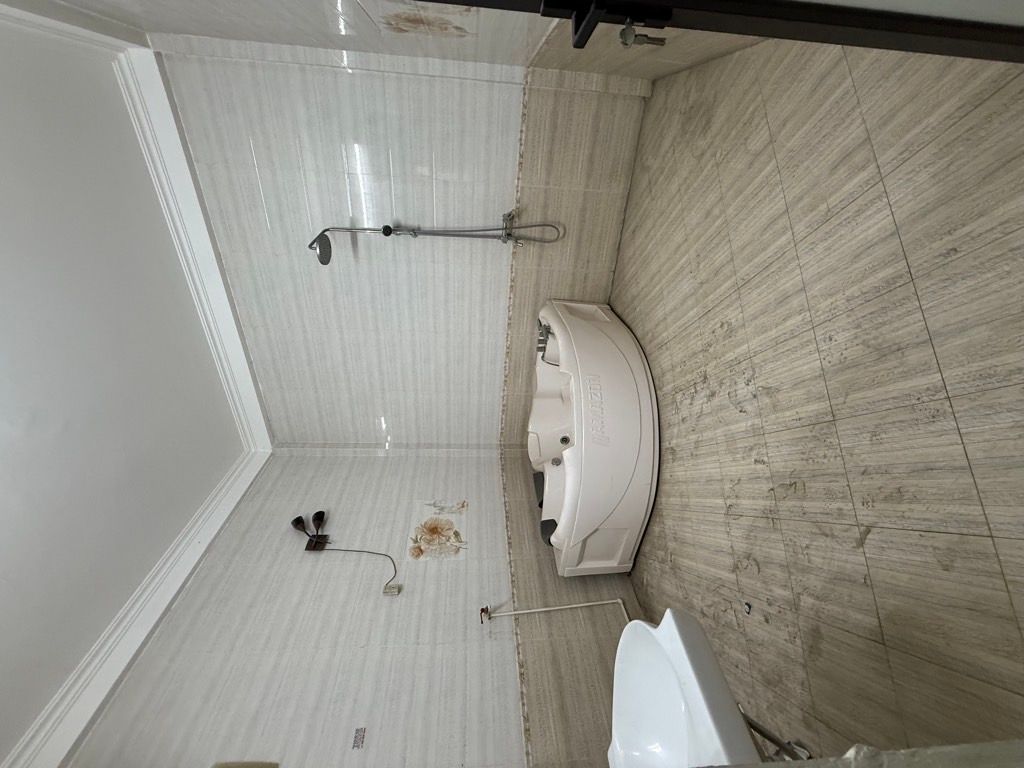 Bán nhà Tân Mai - diện tích 28m2 5 tầng - Cách 1 nhà mặt phố, ngõ nông, thông thoáng - giá 9 tỷ