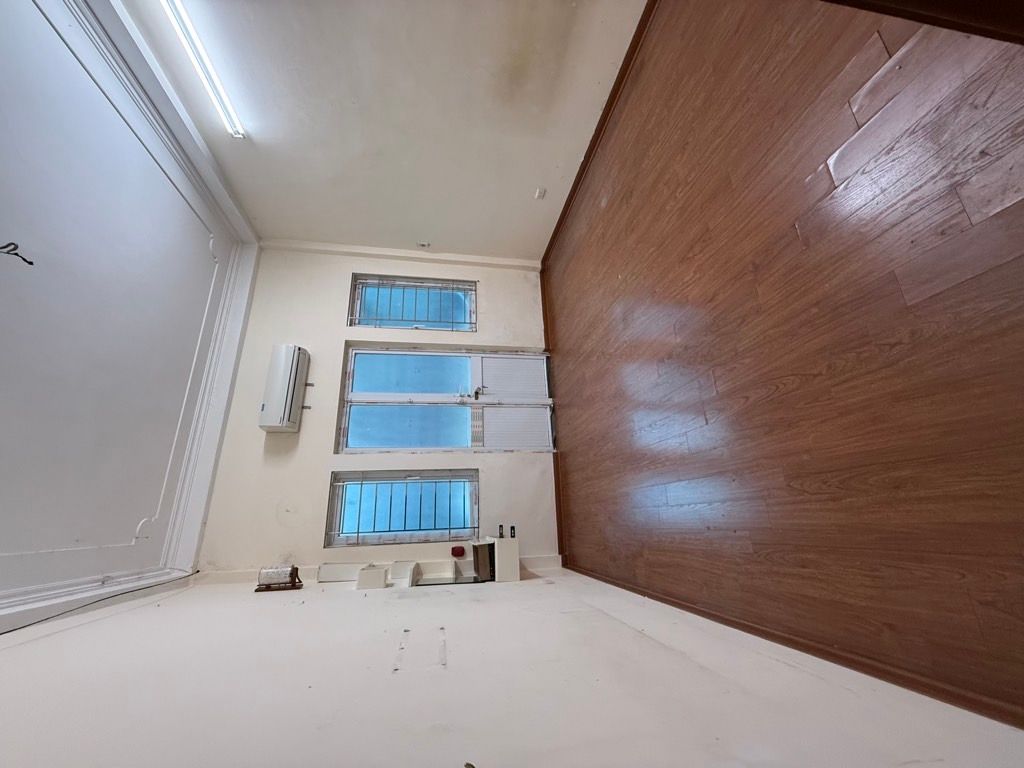 Bán nhà Tân Mai - diện tích 34m2 4 tầng - Cách 1 nhà mặt phố, ngõ nông, thông thoáng - giá 8,8 tỷ