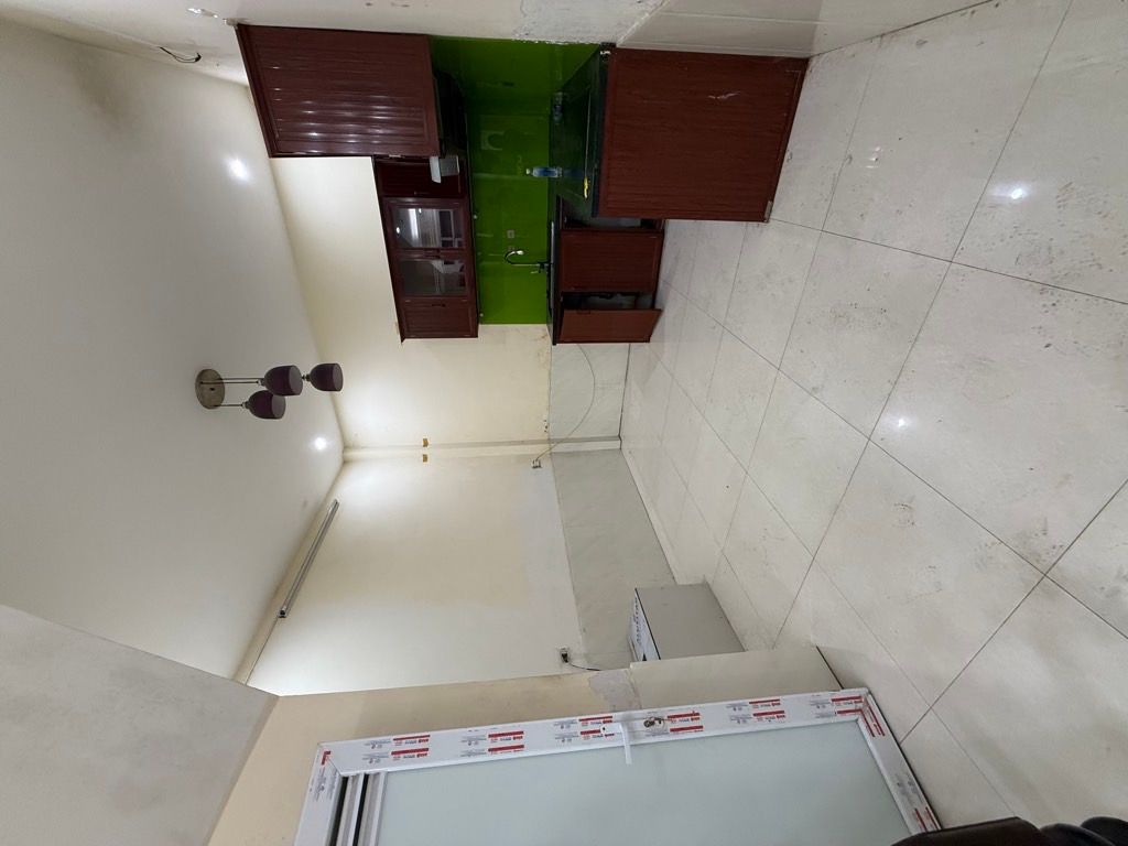 Bán nhà Tân Mai - diện tích 34m2 4 tầng - Cách 1 nhà mặt phố, ngõ nông, thông thoáng - giá 8,8 tỷ