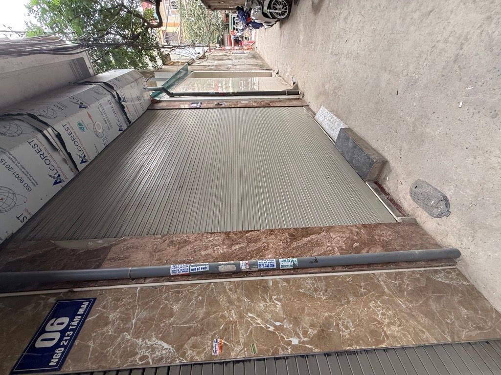 Bán nhà Tân Mai - diện tích 34m2 4 tầng - Cách 1 nhà mặt phố, ngõ nông, thông thoáng - giá 8,8 tỷ