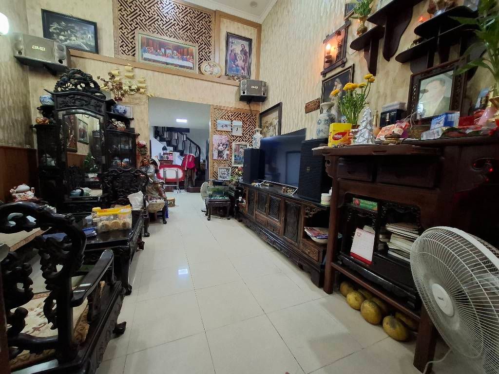 Bán nhà Lò Đúc - diện tích 49m2 3 tầng - Nhà dân xây, gần phố - giá 13,68 tỷ