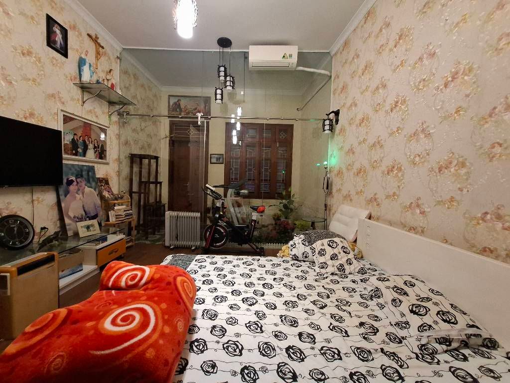 Bán nhà Lò Đúc - diện tích 49m2 3 tầng - Nhà dân xây, gần phố - giá 13,68 tỷ