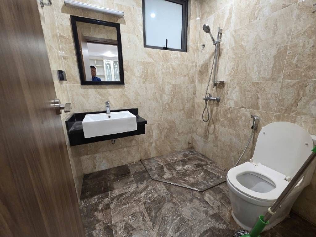 Bán nhà Định Công - diện tích 66.6m2 5 tầng - Căn hộ 2 ngủ 2 vệ sinh - giá 7,2 tỷ