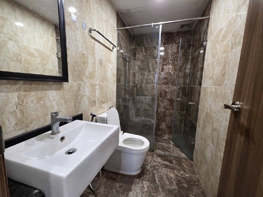 Bán nhà Định Công - diện tích 66.6m2 5 tầng - Căn hộ 2 ngủ 2 vệ sinh - giá 7,2 tỷ