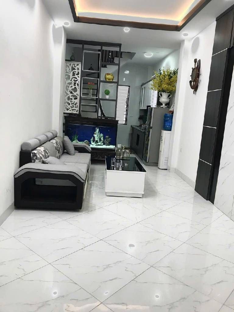 Bán nhà Hoàng Mai - diện tích 37m2 5 tầng - gần ô tô - giá 7,9 tỷ