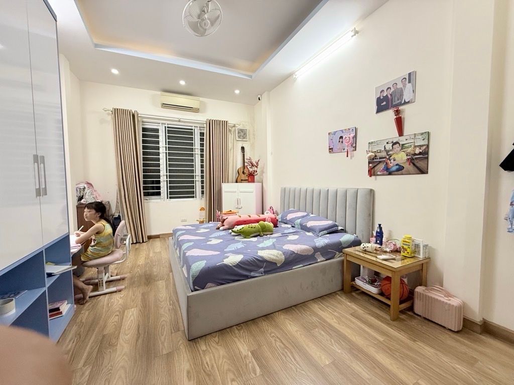 Bán nhà Hoàng Mai - diện tích 33.2m2 6 tầng - Nhà đẹp ở ngay - giá 8,2 tỷ