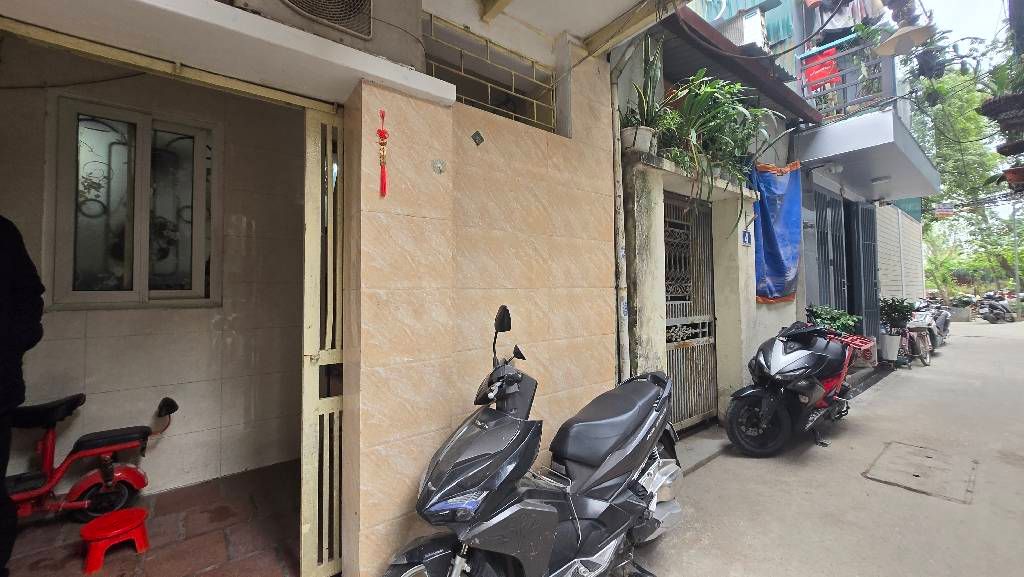 Bán nhà Nguyễn Chính - diện tích 34m2 2 tầng - gần ô tô - giá 3,4 tỷ