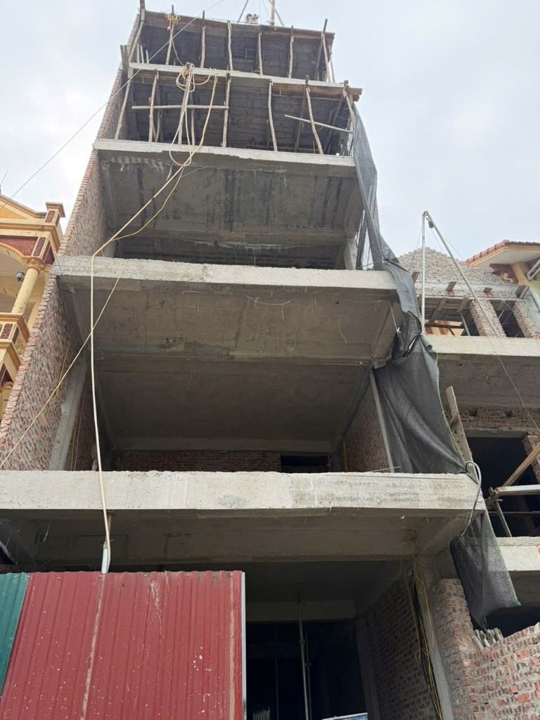 Bán nhà Thuý Lĩnh - diện tích 100m2 6 tầng - ô tô tránh thoải mái - giá 19,8 tỷ