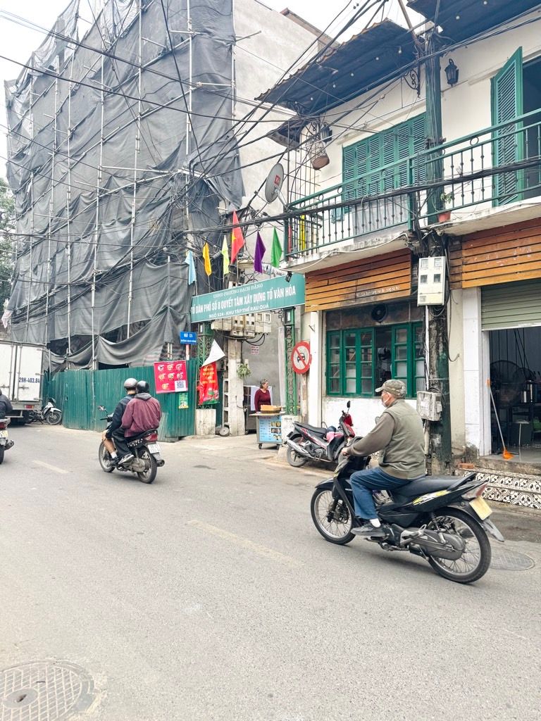 Bán nhà Bạch Đằng - diện tích 23,4m2 3 tầng - Ngõ 524 - giá 5,5 tỷ