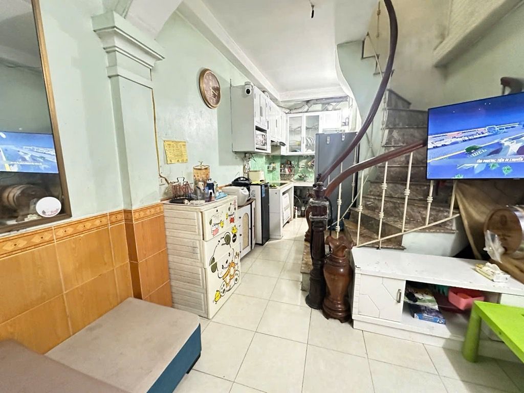 Bán nhà Bạch Đằng - diện tích 23,4m2 3 tầng - Ngõ 524 - giá 5,5 tỷ