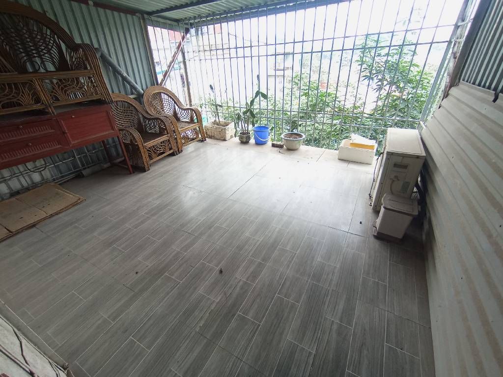 Bán nhà Lê Trọng Tấn - diện tích 37.4m2 3 tầng - gần ô tô - giá 2,65 tỷ