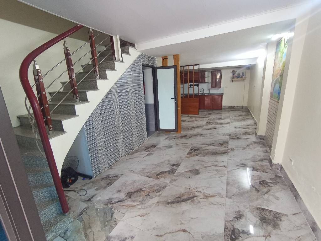 Bán nhà Lê Trọng Tấn - diện tích 37.4m2 3 tầng - gần ô tô - giá 2,65 tỷ