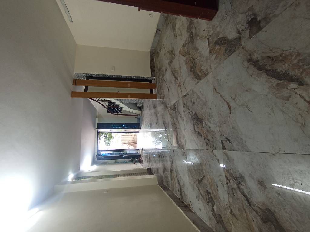 Bán nhà Lê Trọng Tấn - diện tích 37.4m2 3 tầng - gần ô tô - giá 2,65 tỷ