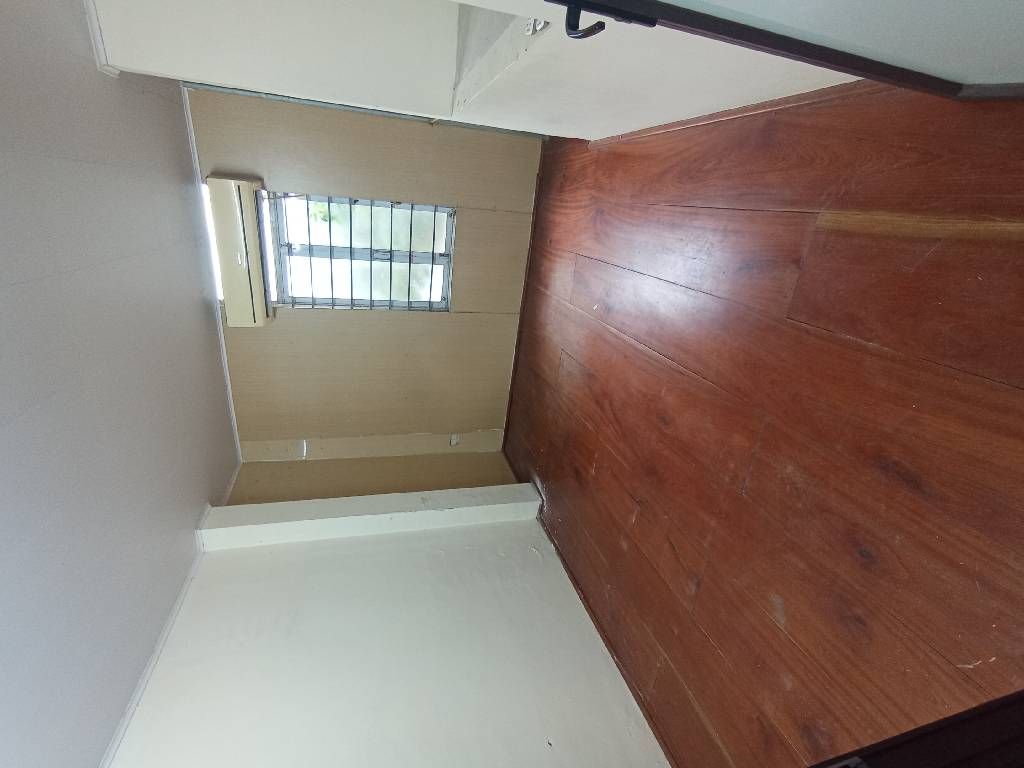 Bán nhà Lê Trọng Tấn - diện tích 37.4m2 3 tầng - gần ô tô - giá 2,65 tỷ