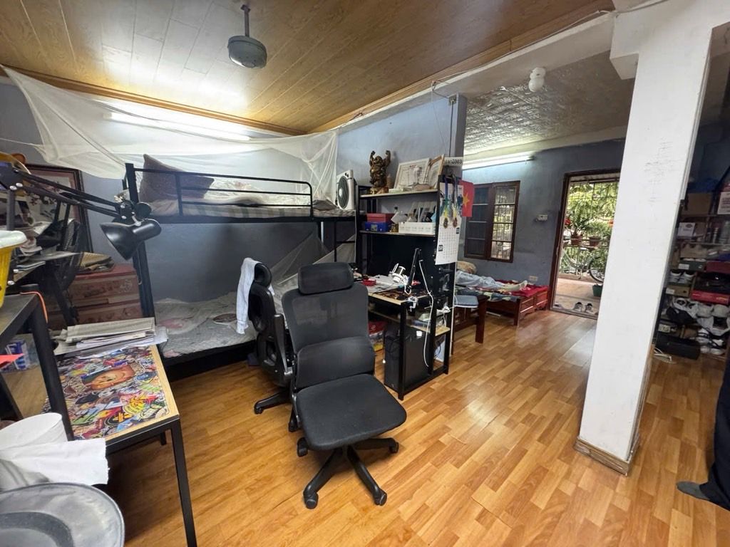 Alternative view of Bán Căn Hộ Tập Thể Mặt Phố Tạ Quang Bửu: 60m2 Sử Dụng – 2 Ngủ – Giá 4.65 Tỷ