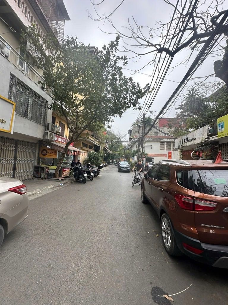 Bán Căn Hộ Tập Thể Mặt Phố Tạ Quang Bửu: 60m2 Sử Dụng – 2 Ngủ – Giá 4.65 Tỷ