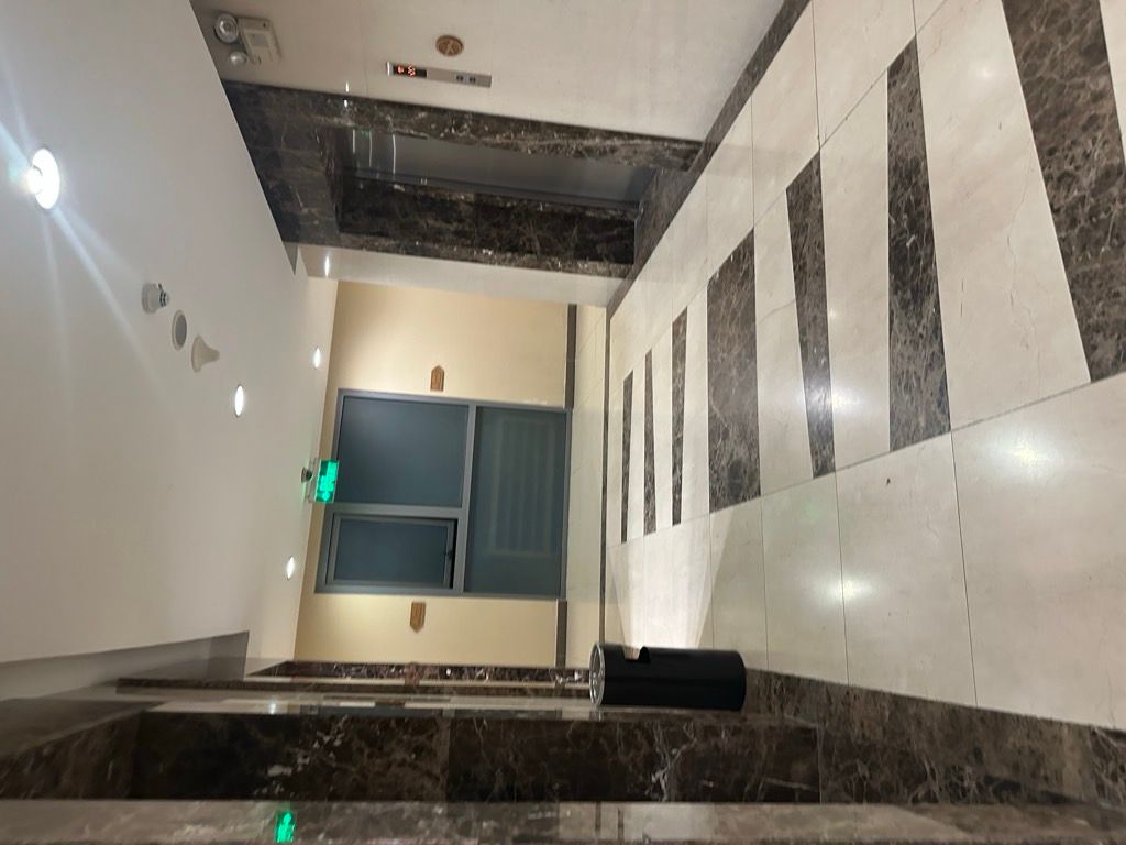 Bán nhà Láng Hạ - diện tích 131m2 1 tầng - Chung cư cao cấp - giá 18 tỷ