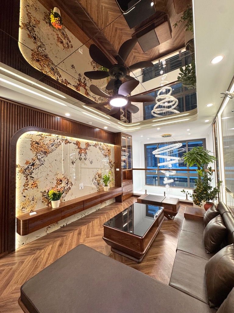 Bán nhà Hoàng Đạo Thành - diện tích 41.9m2 8 tầng - Ô TÔ TRÁNH, VỈA HÈ - giá 20 tỷ