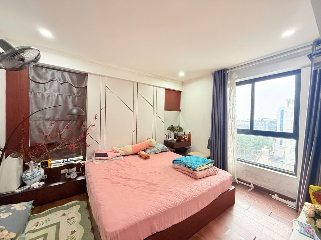 Bán nhà Kim Giang - diện tích 99.7m2 30 tầng - Lô góc, 3 ngủ - giá 9,8 tỷ