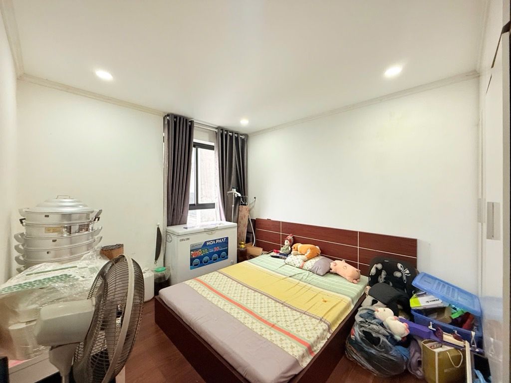 Bán nhà Kim Giang - diện tích 99.7m2 30 tầng - Lô góc, 3 ngủ - giá 9,8 tỷ