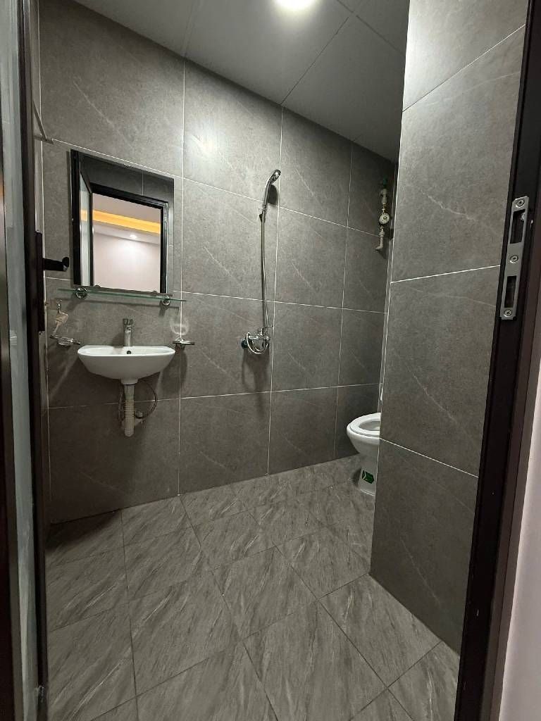 Bán nhà Khuyến Lương - diện tích 47m2 6 tầng - Lô góc thang máy - giá 10,8 tỷ