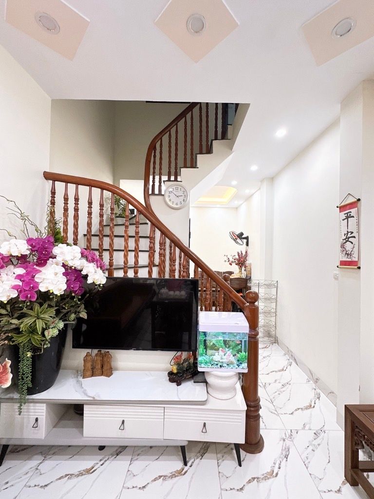 Bán nhà Tân Khai - diện tích 30.4m2 2 tầng - gần Lĩnh Nam - giá 2.6 tỷ