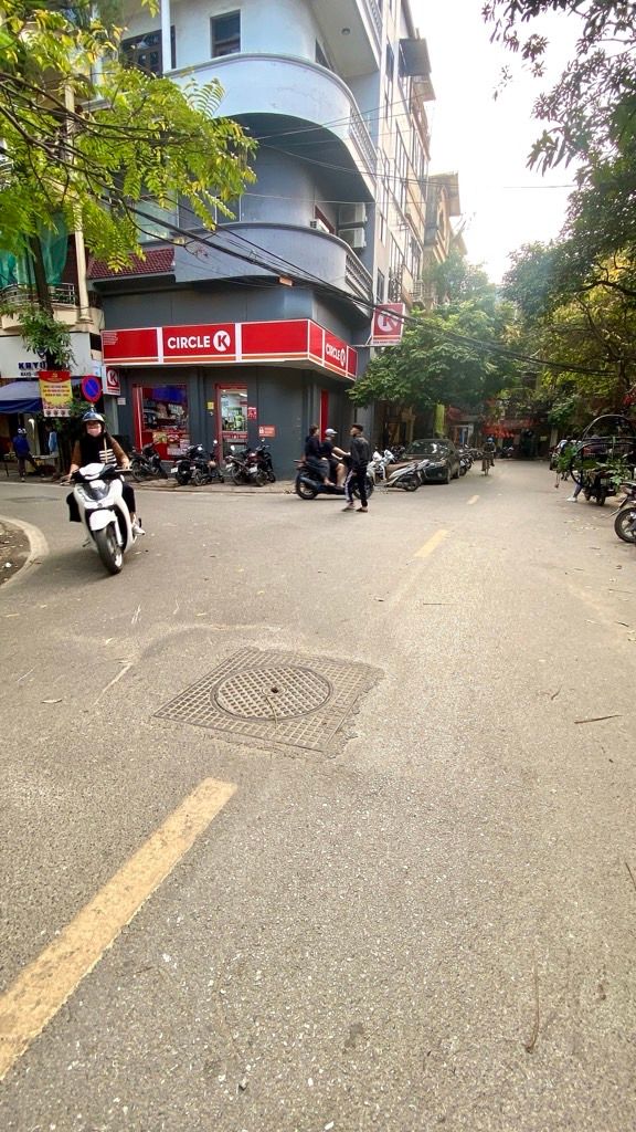 Bán nhà Quỳnh Mai - diện tích 23,8m2 1 tầng - Mặt phố vỉa hè kinh doanh sầm uất - giá 6 tỷ