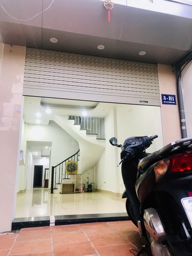 Bán nhà Trương Định - diện tích 52m2 3 tầng - Ô tô đỗ cửa - giá 6,6 tỷ