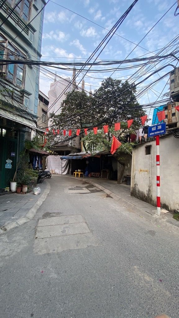 Bán nhà Trương Định - diện tích 52m2 3 tầng - Ô tô đỗ cửa - giá 6,6 tỷ