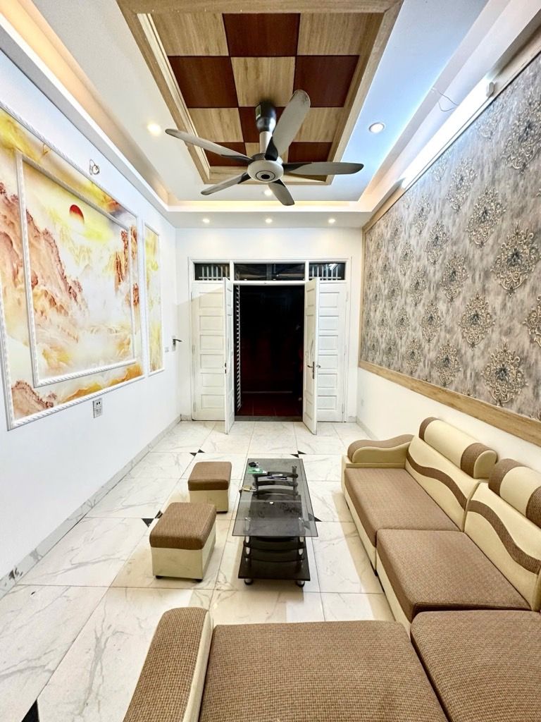 Bán nhà Nguyễn Chính - diện tích 30m2 5 tầng - gần ô tô - giá 7,75 tỷ