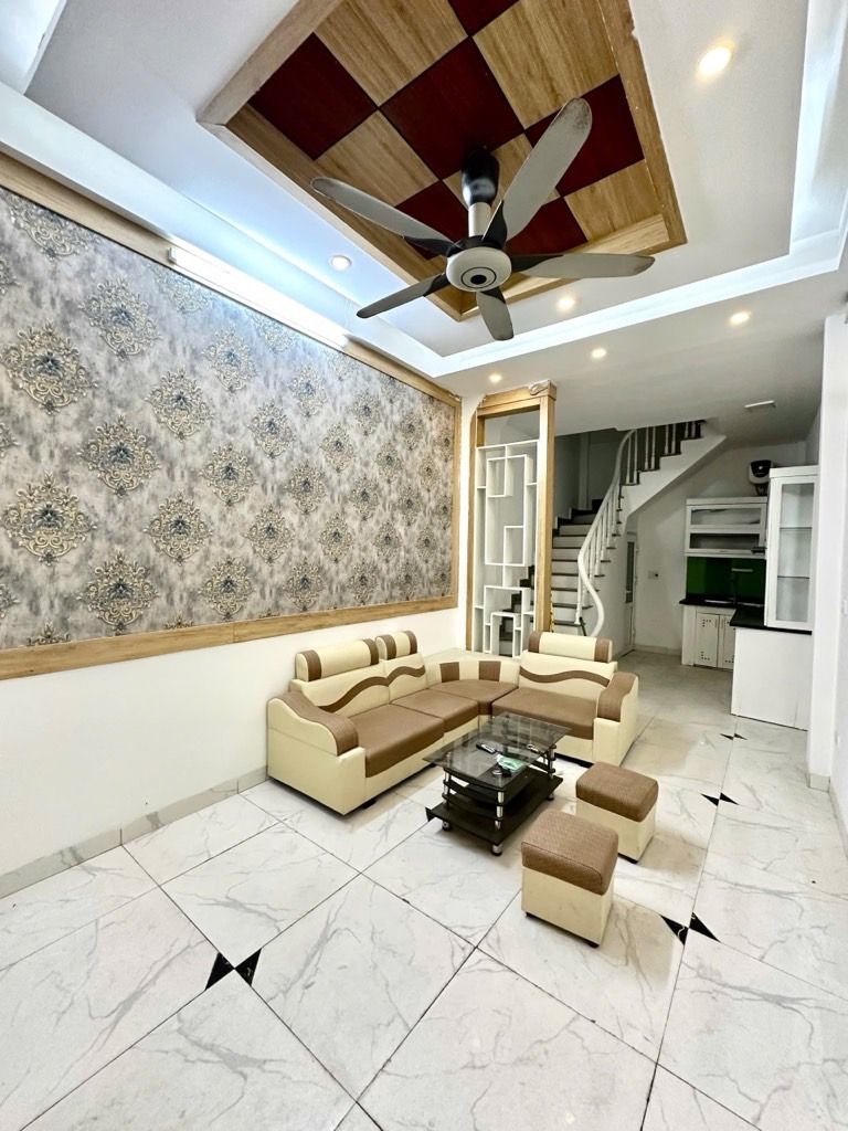 Bán nhà Nguyễn Chính - diện tích 30m2 5 tầng - gần ô tô - giá 7,75 tỷ