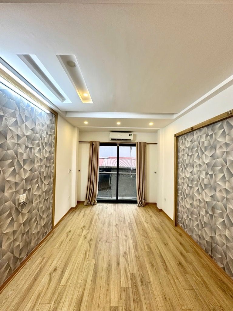 Bán nhà Nguyễn Chính - diện tích 30m2 5 tầng - gần ô tô - giá 7,75 tỷ