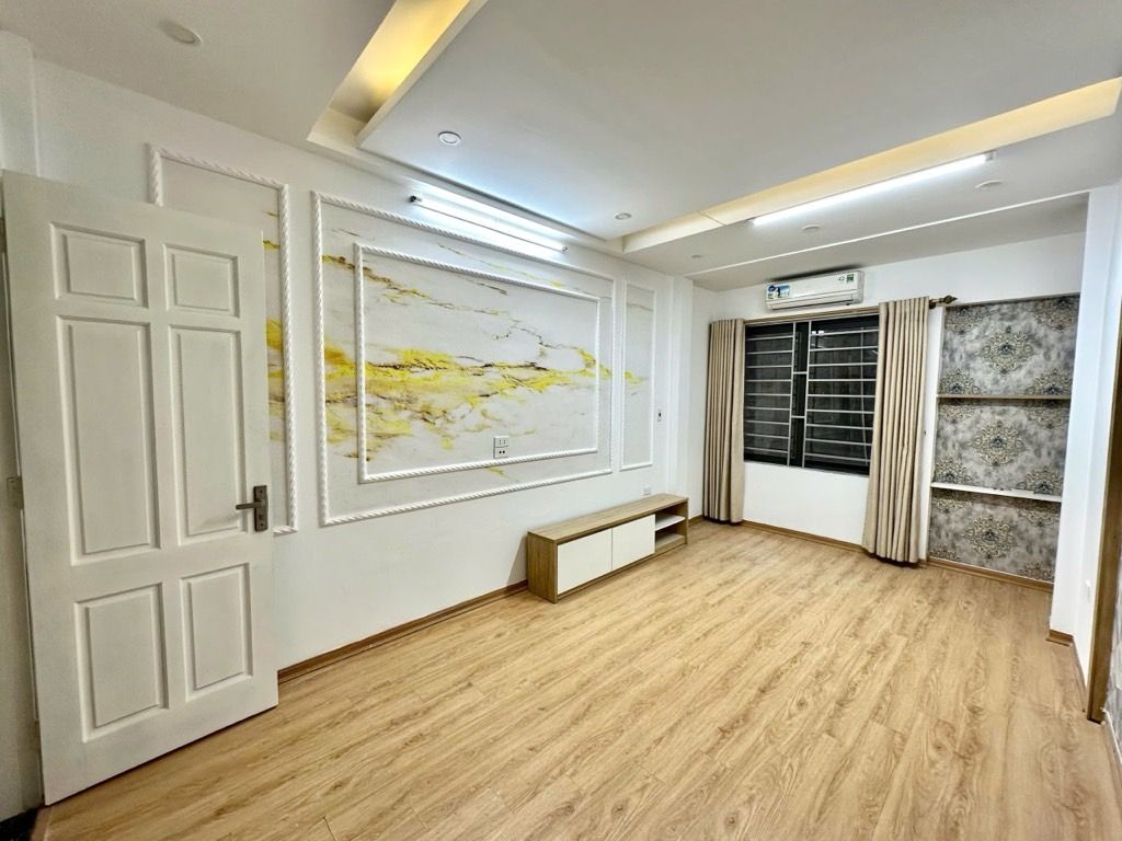 Bán nhà Nguyễn Chính - diện tích 30m2 5 tầng - gần ô tô - giá 7,75 tỷ