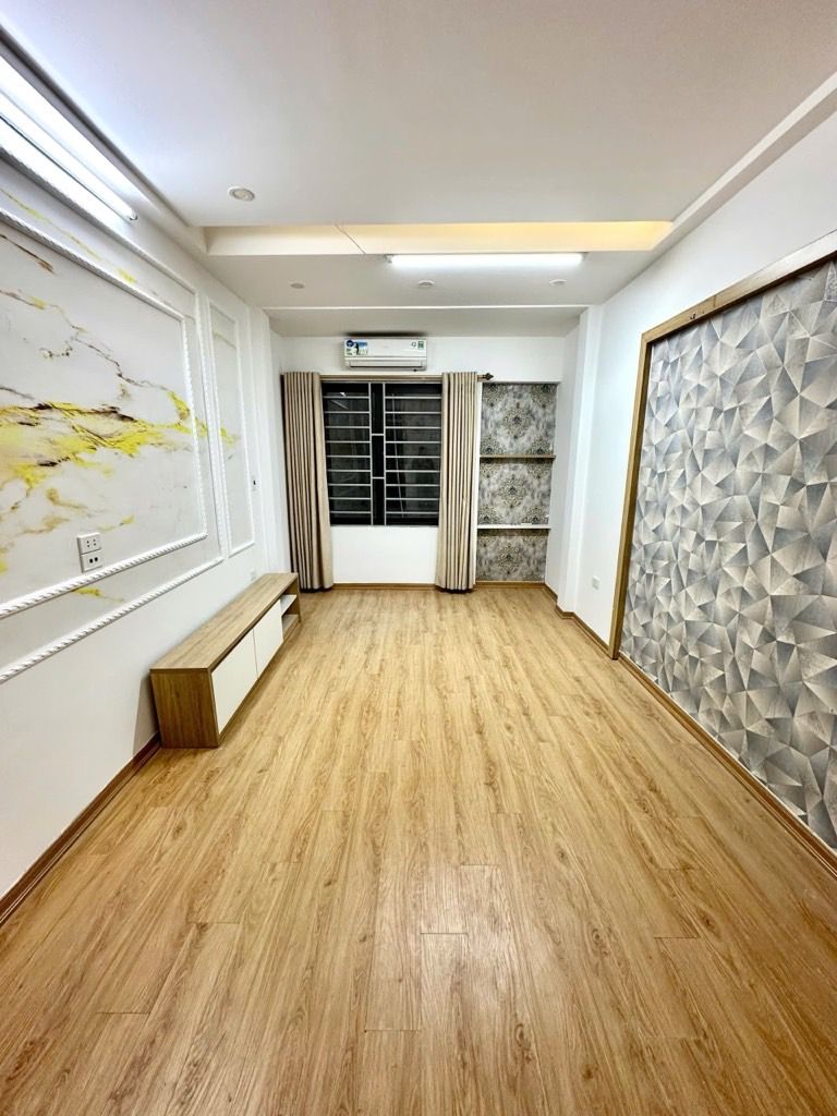 Bán nhà Nguyễn Chính - diện tích 30m2 5 tầng - gần ô tô - giá 7,75 tỷ