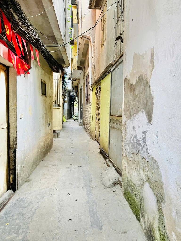 Alternative view of Bán Nhà Đê Trần Khát Chân: 4 Tầng – Mặt Tiền 4.5m – 4 Ngủ – Sát Vành Đai 1 – Giá 8.35 Tỷ