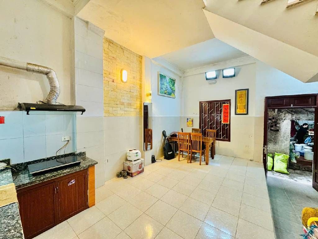 Bán Nhà Đê Trần Khát Chân: 4 Tầng – Mặt Tiền 4.5m – 4 Ngủ – Sát Vành Đai 1 – Giá 8.35 Tỷ