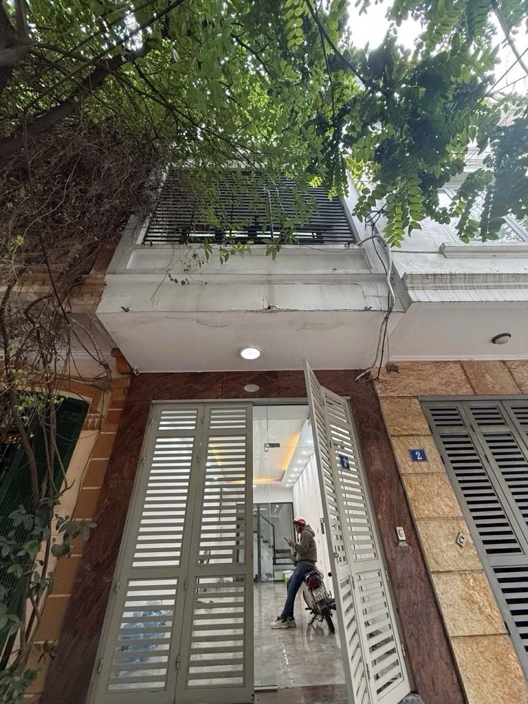 Bán nhà Đầm Trấu - diện tích 43m2 5 tầng - Ô TÔ - giá 19,8 tỷ