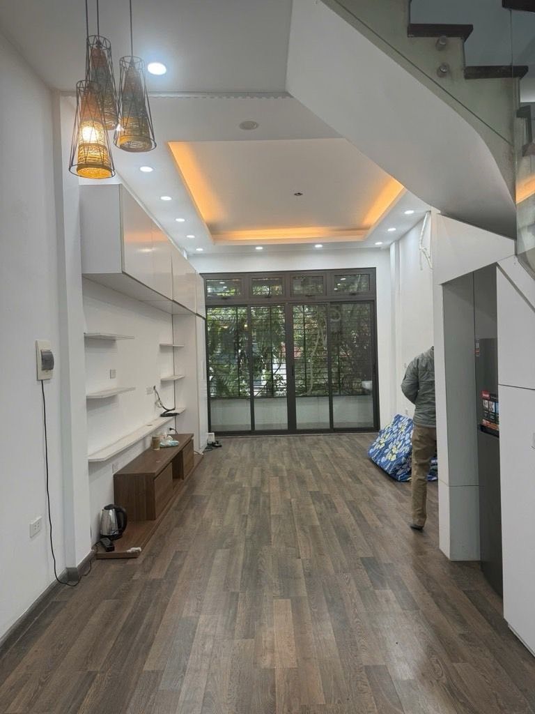 Bán nhà Đầm Trấu - diện tích 43m2 5 tầng - Ô TÔ - giá 19,8 tỷ