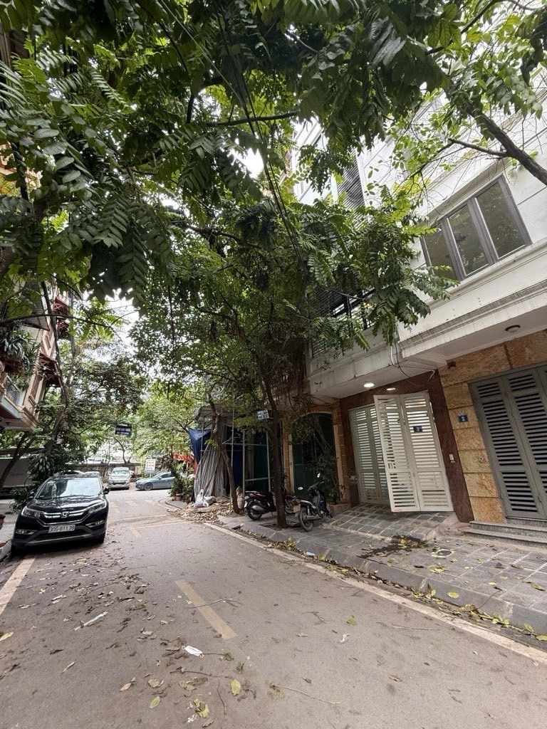 Bán nhà Đầm Trấu - diện tích 43m2 5 tầng - Ô TÔ - giá 19,8 tỷ