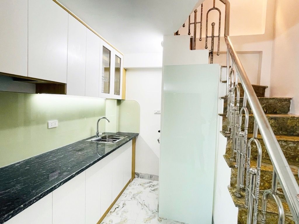 Bán nhà Bạch Mai - diện tích 20.2m2 5 tầng - Gần phố, sổ đỏ riêng - giá 5,98 tỷ