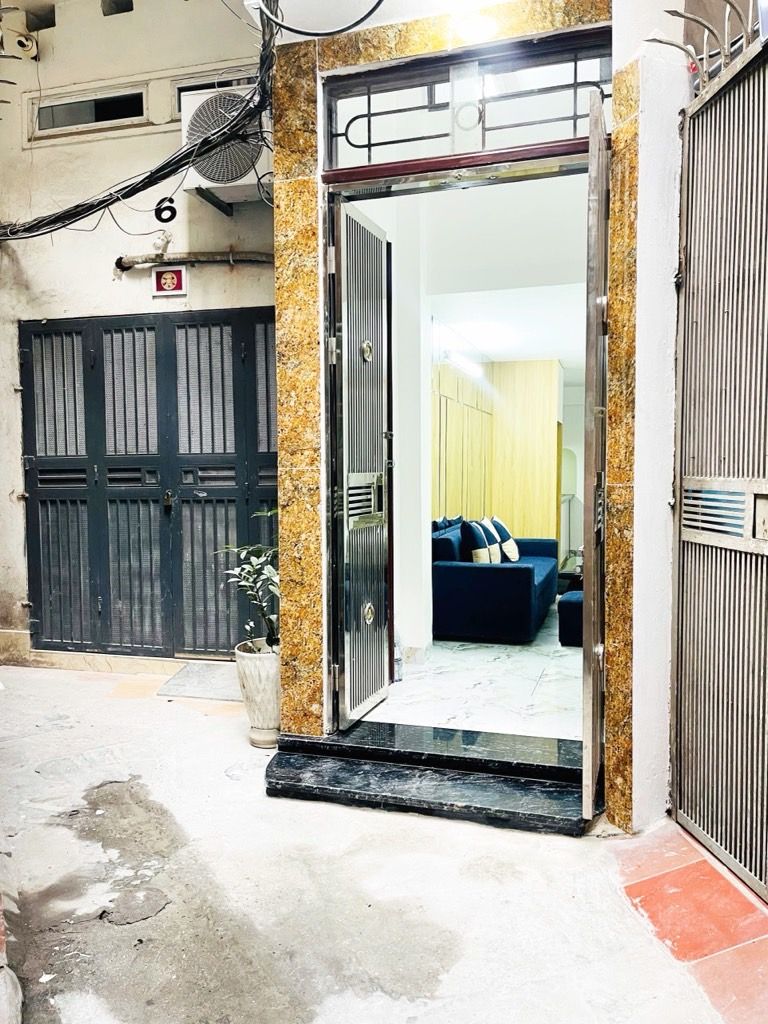 Bán nhà Bạch Mai - diện tích 20.2m2 5 tầng - Gần phố, sổ đỏ riêng - giá 5,98 tỷ