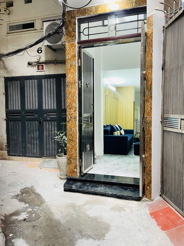 Bán nhà Bạch Mai - diện tích 20.2m2 5 tầng - Gần phố, sổ đỏ riêng - giá 5,98 tỷ