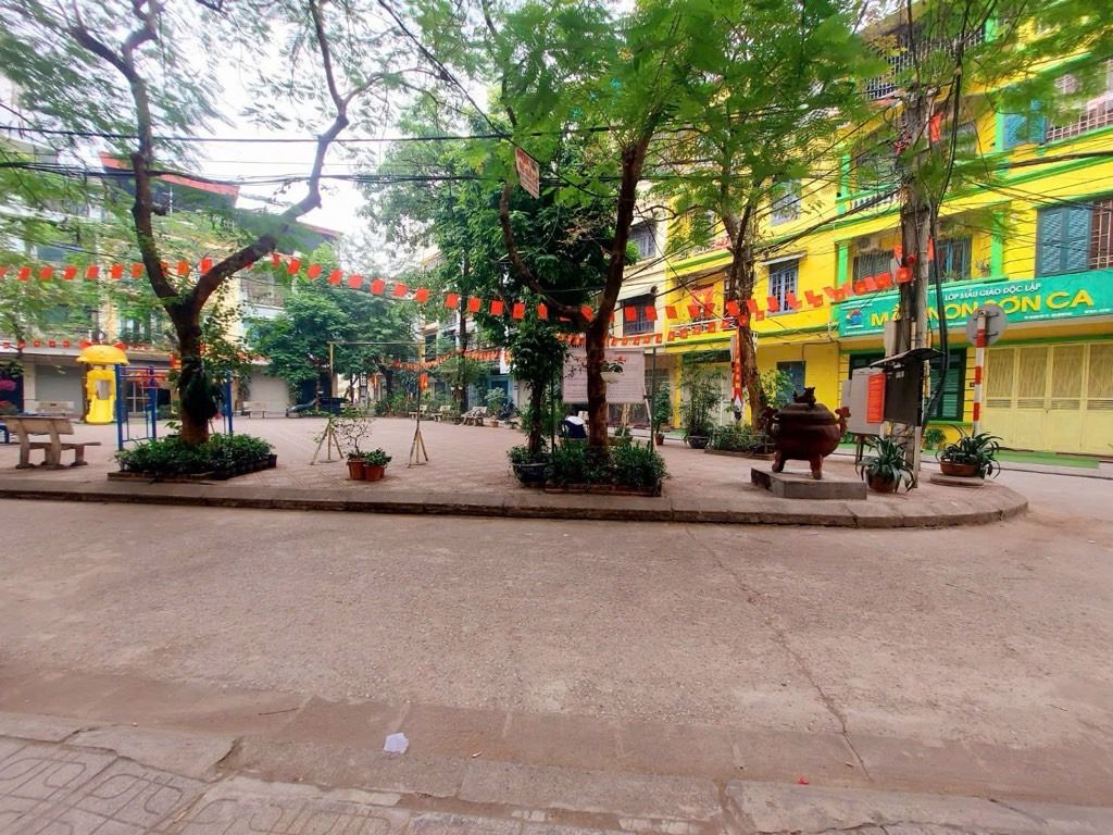 Bán nhà Lê Trọng Tấn - diện tích 92m2 1 tầng - Chung cư 5 tầng - giá 9,8 tỷ