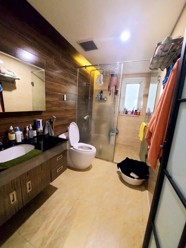 Bán nhà Lê Trọng Tấn - diện tích 92m2 1 tầng - Chung cư 5 tầng - giá 9,8 tỷ