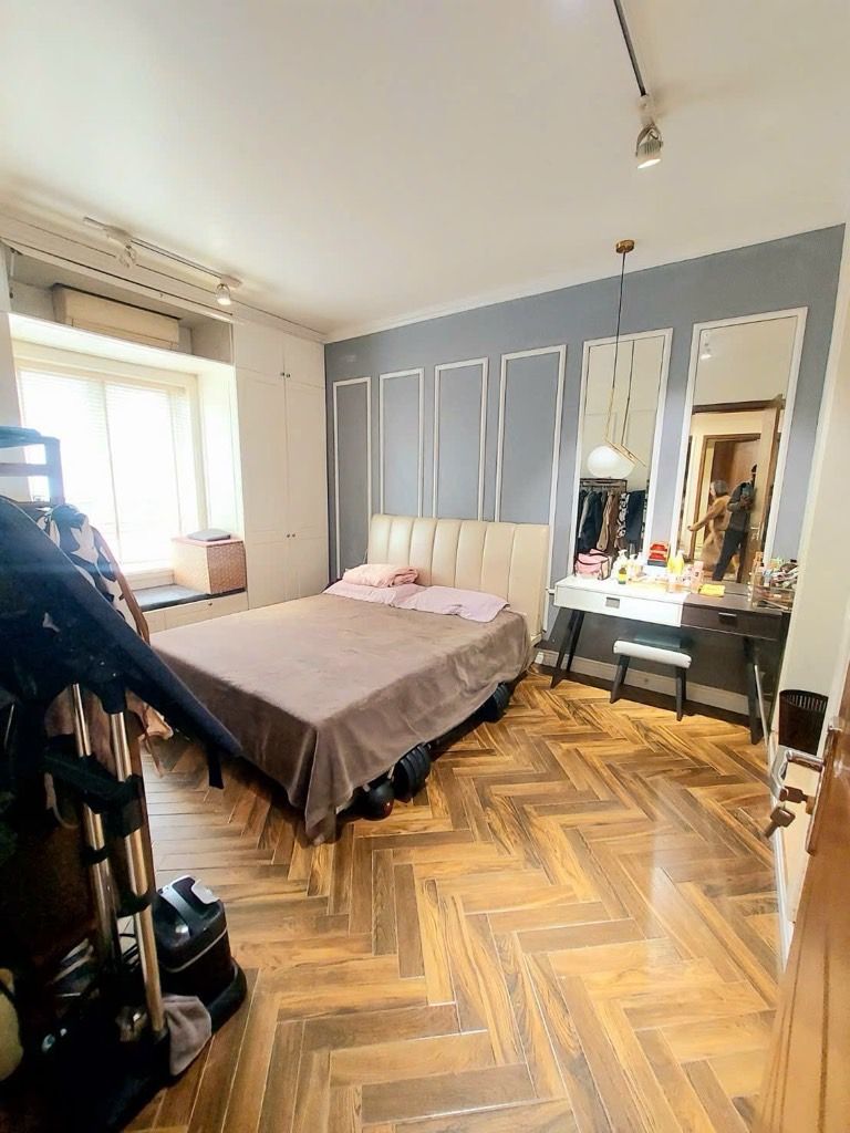 Bán nhà Lê Trọng Tấn - diện tích 92m2 1 tầng - Chung cư 5 tầng - giá 9,8 tỷ