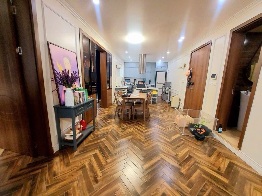 Bán nhà Lê Trọng Tấn - diện tích 92m2 1 tầng - Chung cư 5 tầng - giá 9,8 tỷ