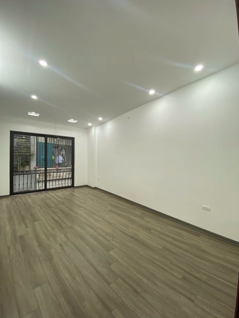 Bán nhà Đê La Thành - diện tích 39m2 5 tầng - thang máy, ngõ thông - giá 12,2 tỷ