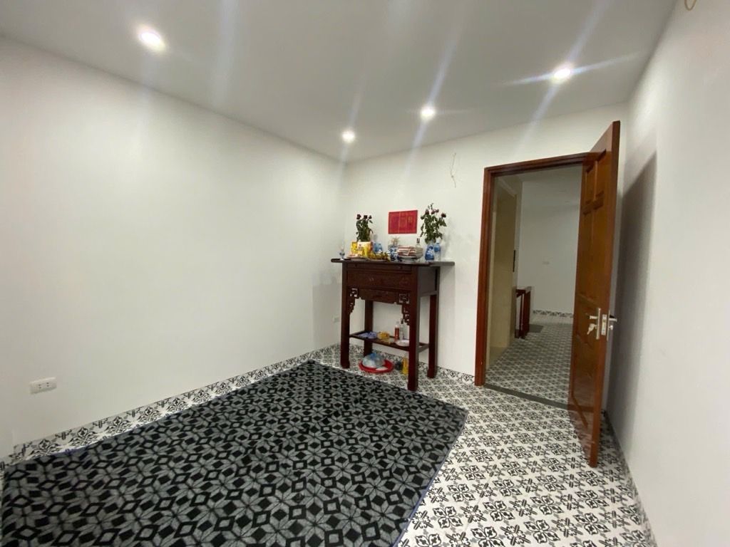 Bán nhà Đê La Thành - diện tích 39m2 5 tầng - thang máy, ngõ thông - giá 12,2 tỷ