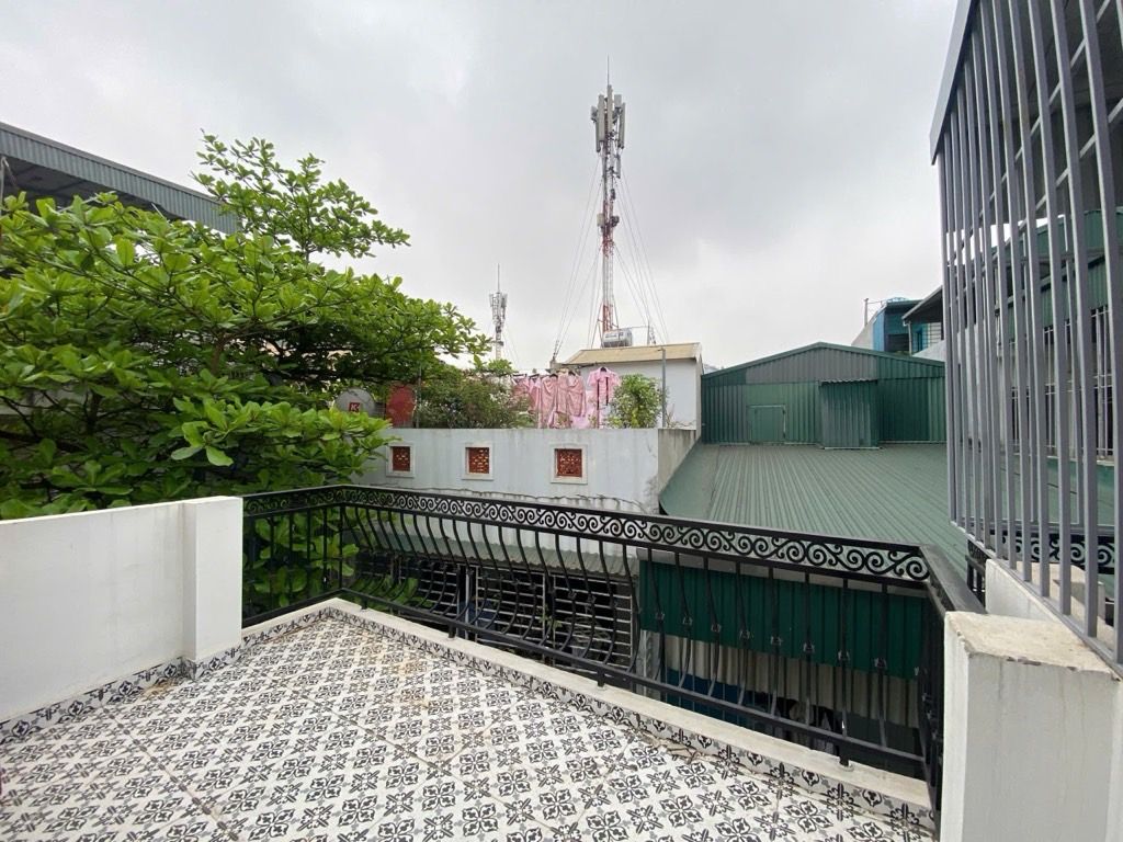 Bán nhà Đê La Thành - diện tích 39m2 5 tầng - thang máy, ngõ thông - giá 12,2 tỷ