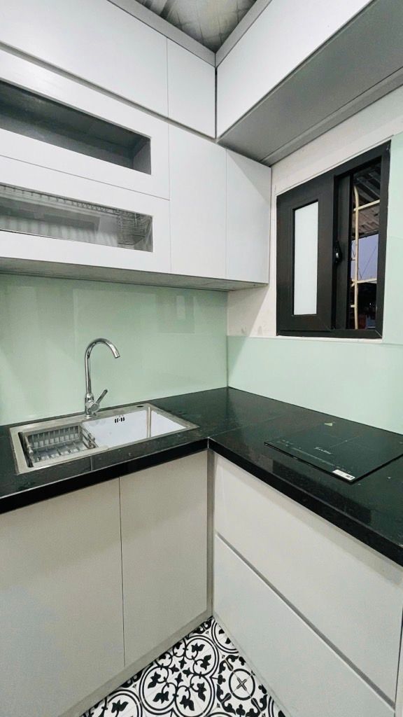 Bán nhà Quỳnh Mai - diện tích 35.4m2 3 tầng - Ô TÔ ĐỖ CẦU THANG - giá 4.65 tỷ